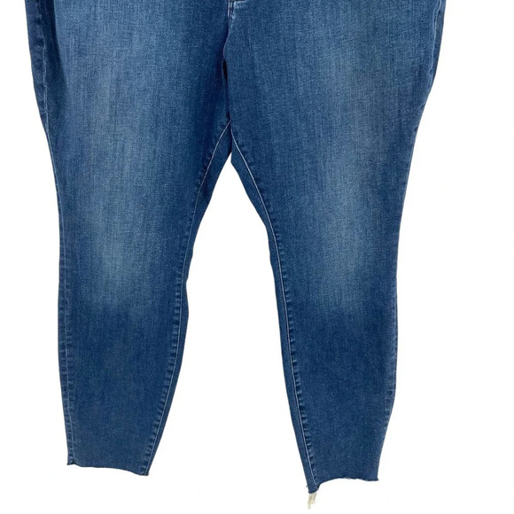 Good American Good Legs Raw Hem Skinny Jeans In Blue653 Plus Size 24 - Picture 5 of 12